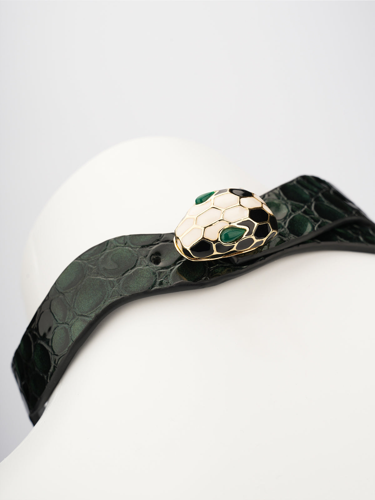 QIYE[Green Snake]Serpentine Leather Choker